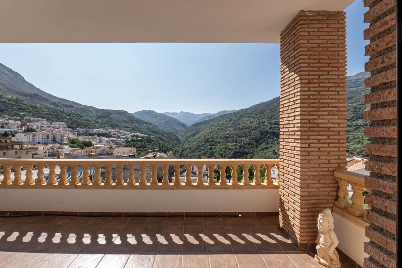 8 soveværelse Byhus til salg i Guejar Sierra - € 900.000 (Ref: 8623271)