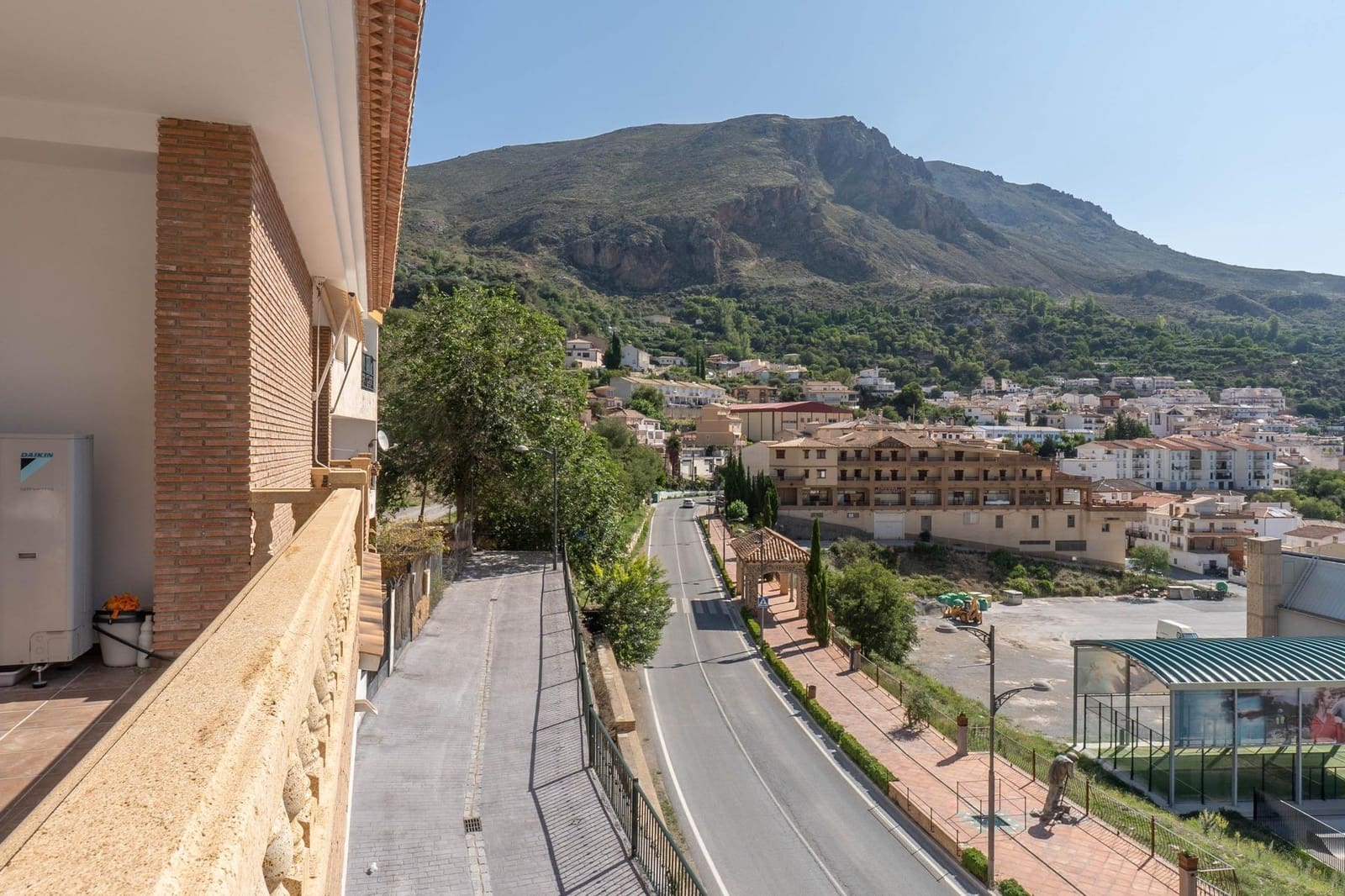 8 soveværelse Byhus til salg i Guejar Sierra - € 900.000 (Ref: 8623271)