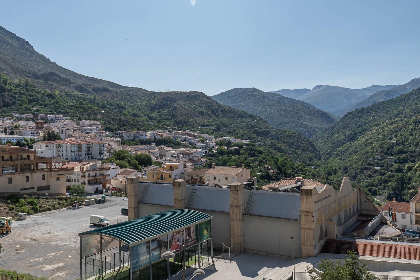 8 soveværelse Byhus til salg i Guejar Sierra - € 900.000 (Ref: 8623271)