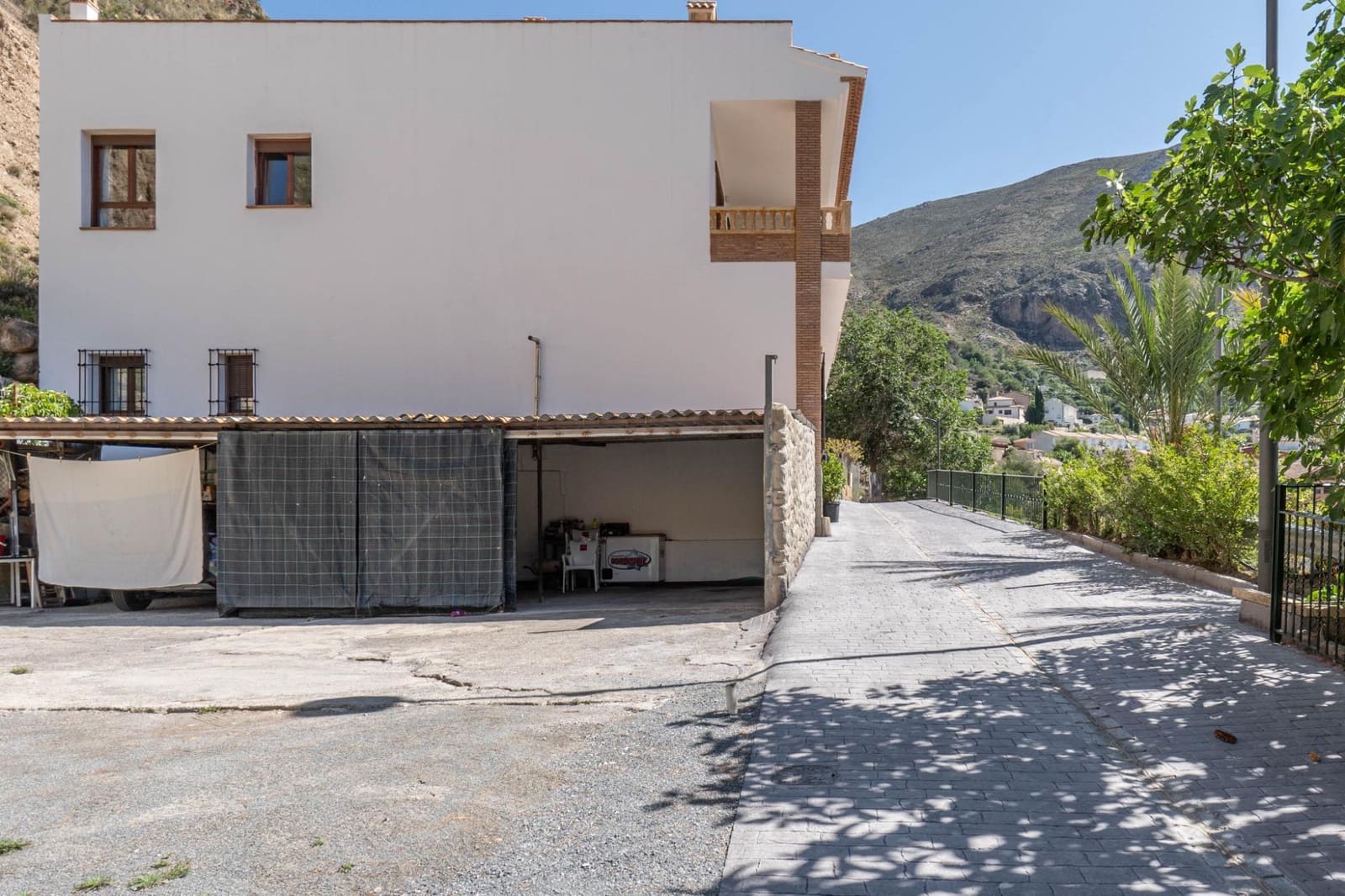 8 soveværelse Byhus til salg i Guejar Sierra - € 900.000 (Ref: 8623271)