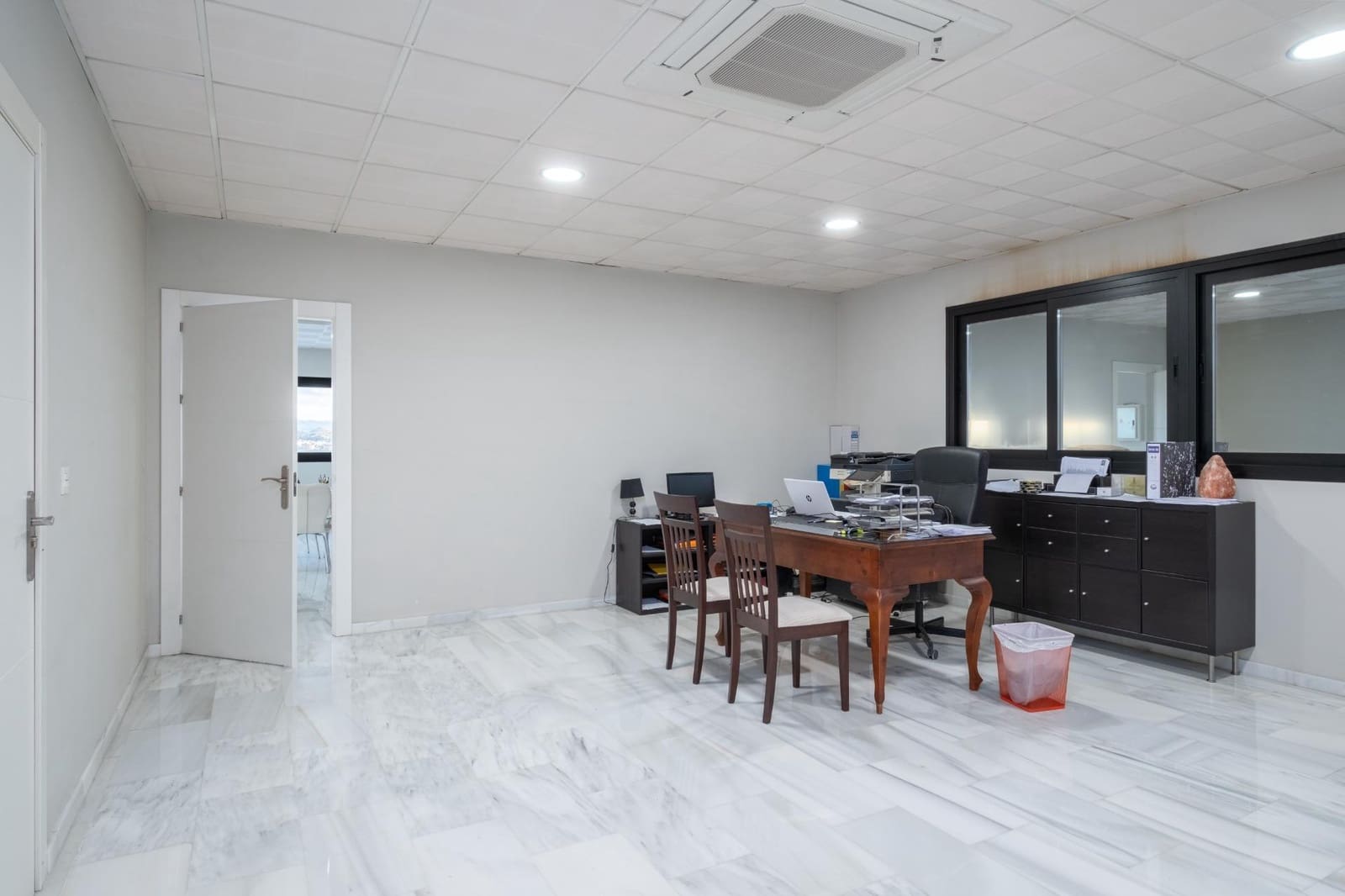 Yritys myytävänä paikassa Granada kaupunki - 1 150 000 € (Ref: 8638587)