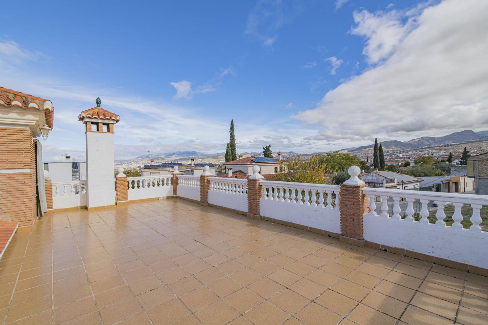 6 soveværelse Villa til salg i Ogijares med swimmingpool garage - € 459.000 (Ref: 8666700)