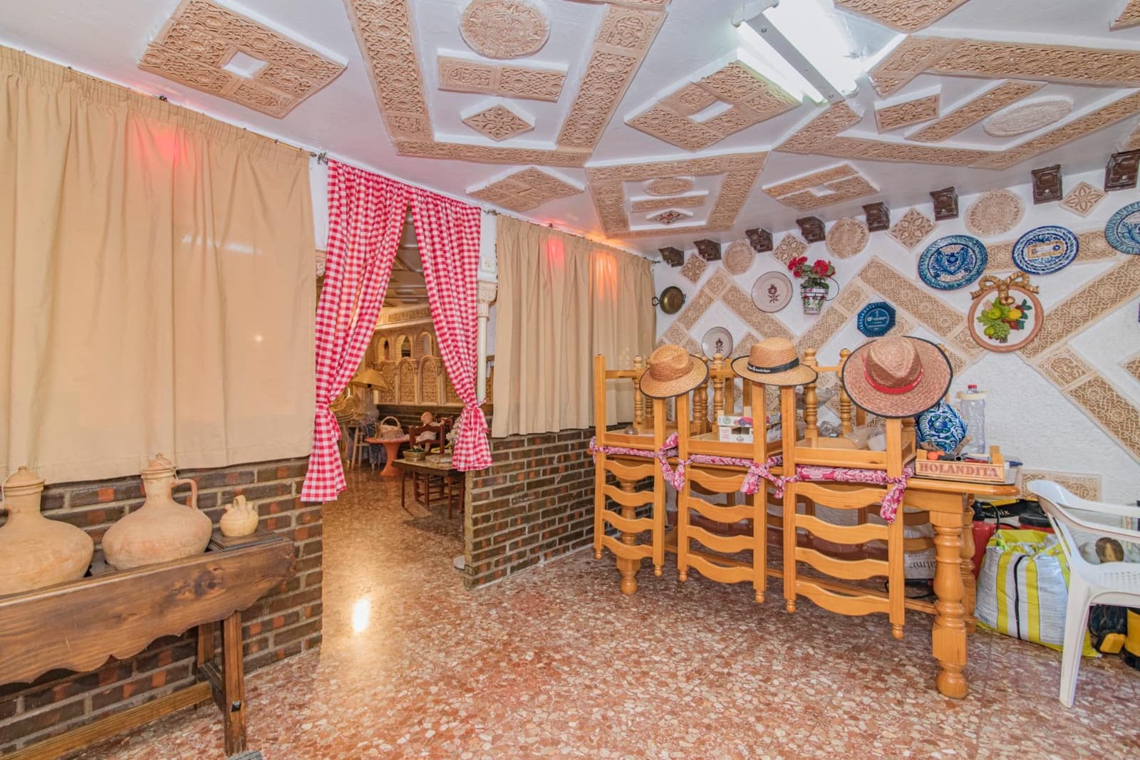 6 soveværelse Villa til salg i Ogijares med swimmingpool garage - € 459.000 (Ref: 8666700)