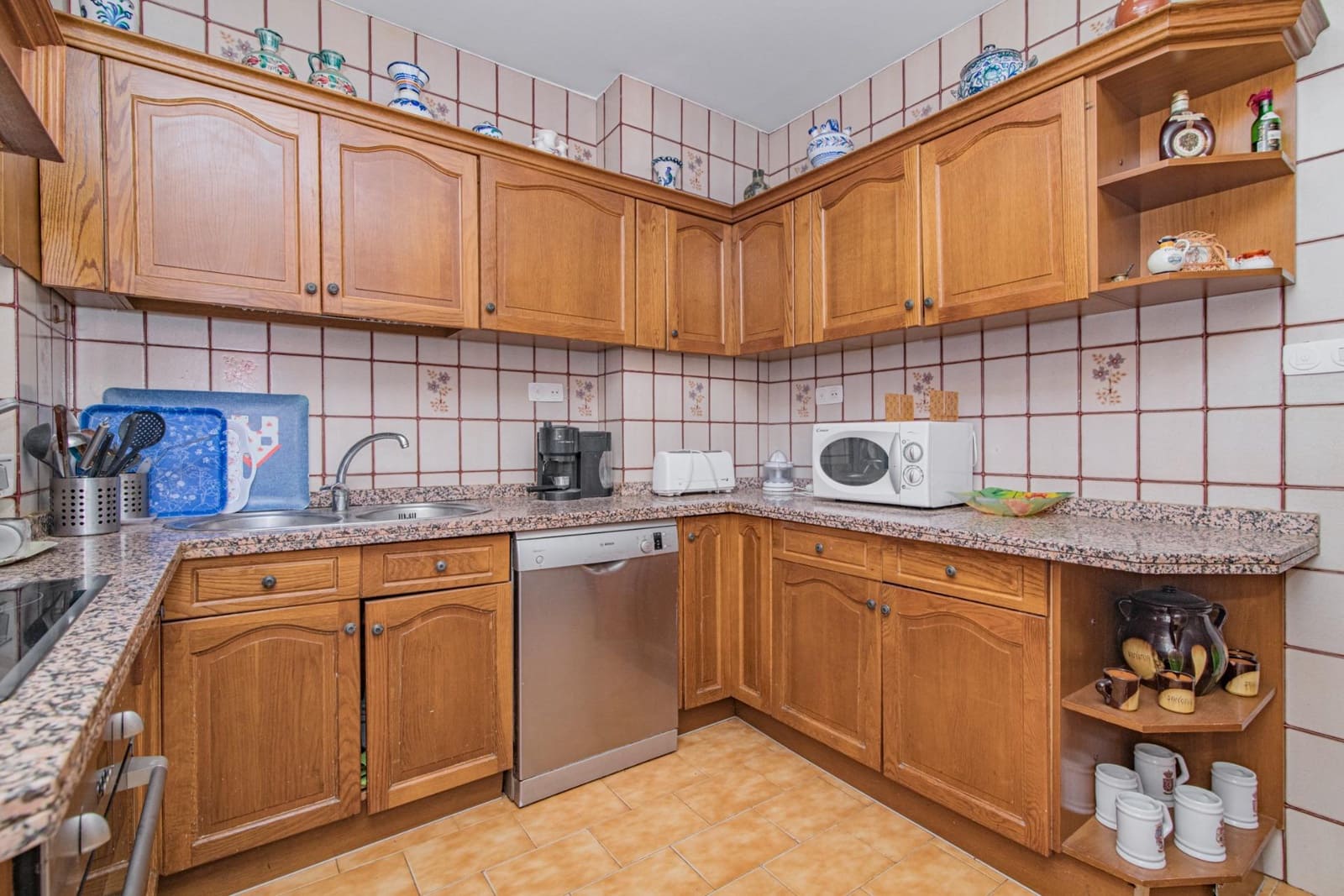 4 soveværelse Lejlighed til salg i Granada by - € 315.000 (Ref: 8752699)