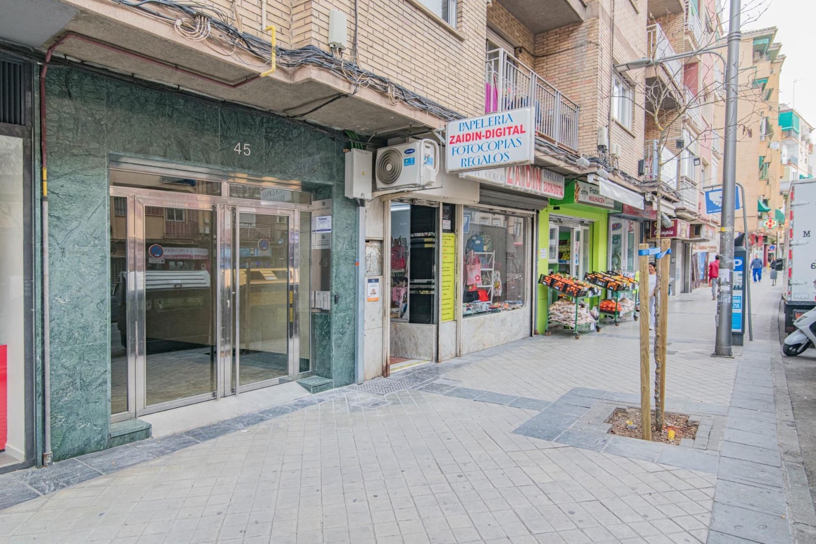 Erhverv til salg i Granada by - € 398.000 (Ref: 8810335)