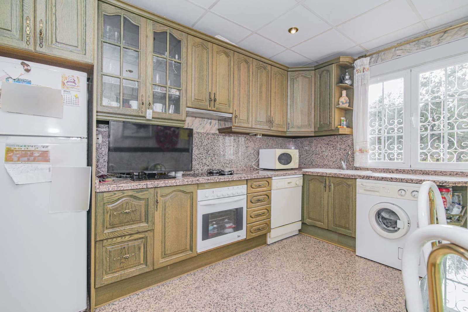 6 soveværelse Villa til salg i Ogijares med swimmingpool garage - € 459.000 (Ref: 8865162)