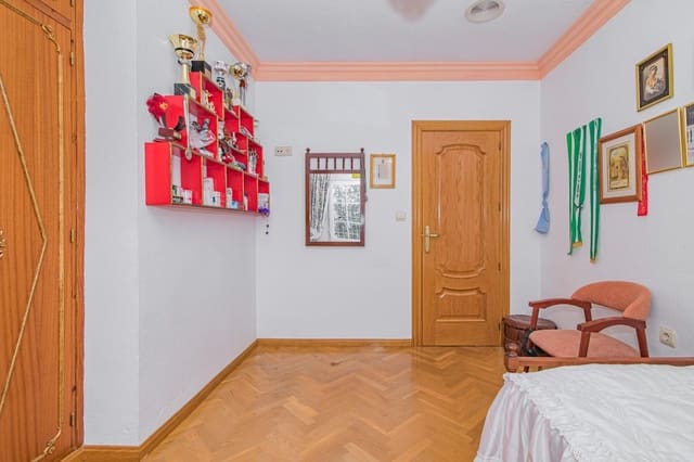 6 Zimmer Villa zu verkaufen in Ogíjares mit Pool Garage - 459.000 € (Ref: 8865162)