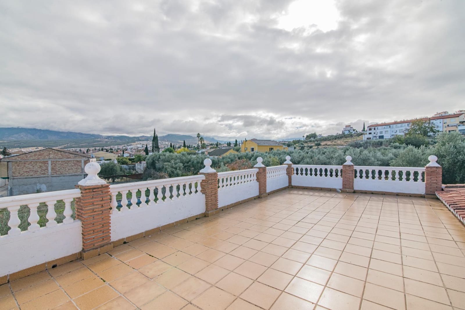 6 soveværelse Villa til salg i Ogijares med swimmingpool garage - € 459.000 (Ref: 8865162)