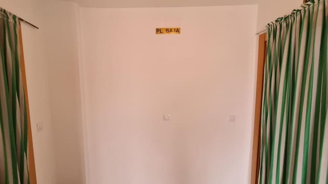 2 slaapkamer Flat te koop in Colomera met garage - € 80.000 (Ref: 8867099)