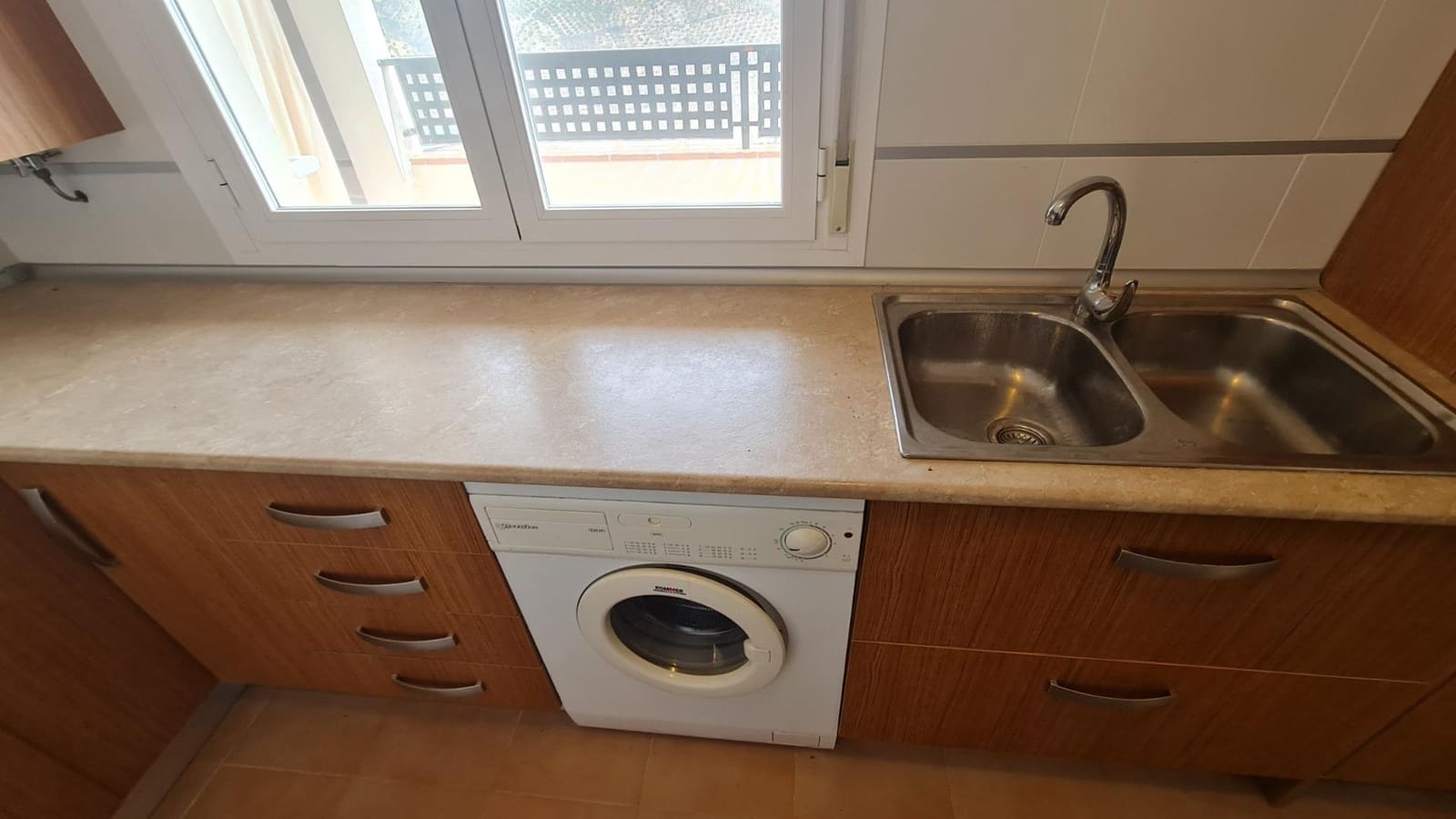 2 soveværelse Lejlighed til salg i Colomera med garage - € 80.000 (Ref: 8867099)