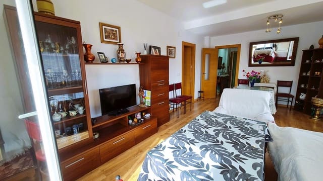 2 slaapkamer Flat te koop in Colomera met garage - € 80.000 (Ref: 8867099)