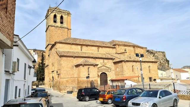 2 slaapkamer Flat te koop in Colomera met garage - € 80.000 (Ref: 8867099)