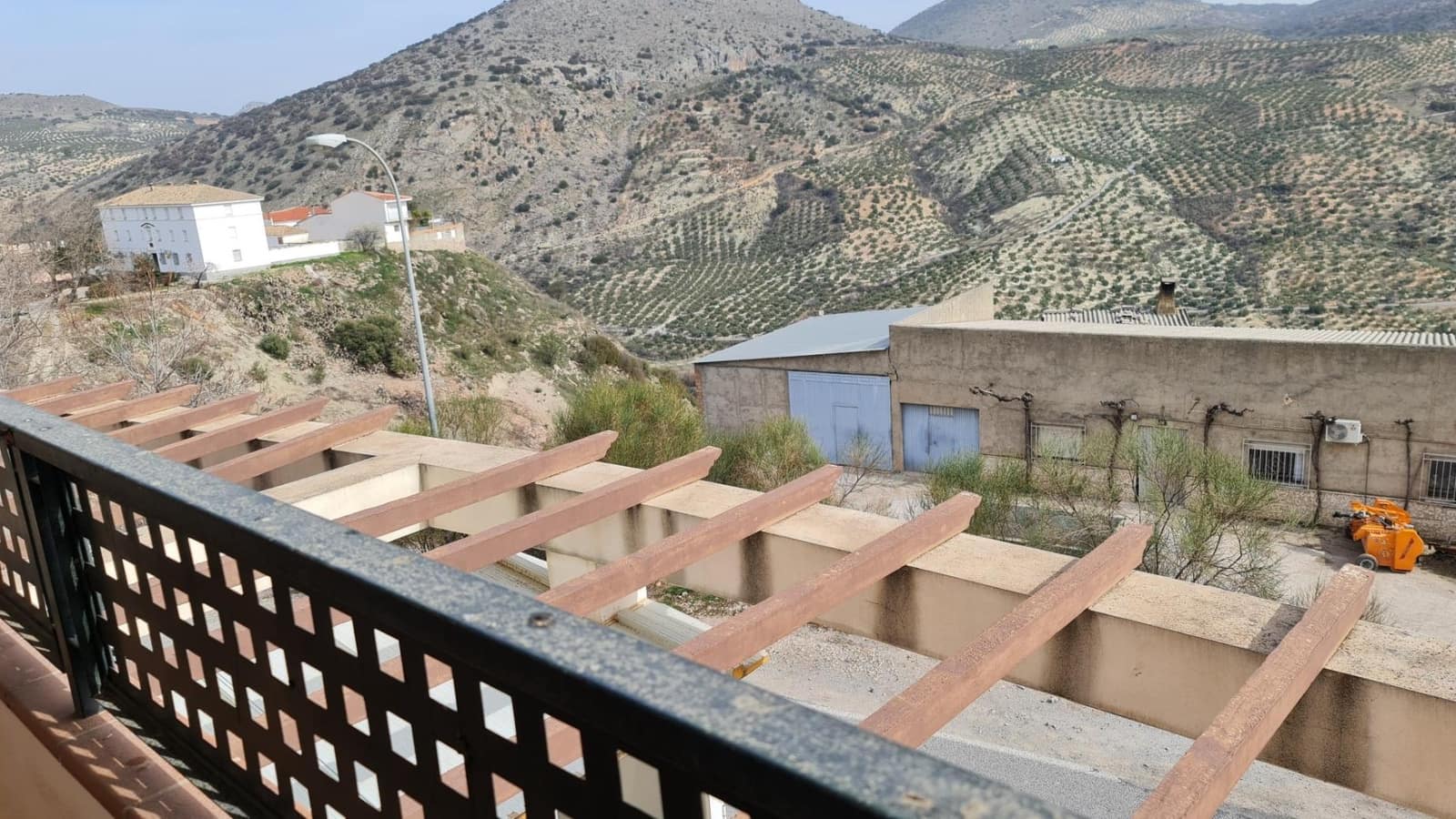 2 soveværelse Lejlighed til salg i Colomera med garage - € 80.000 (Ref: 8867099)