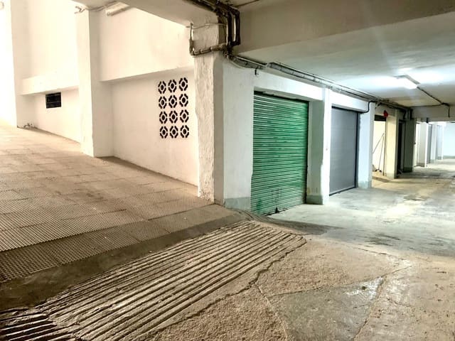Commercial for sale in Granada city with garage - € 35,000 (Ref: 8897125)