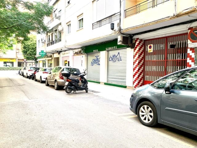 Commercial for sale in Granada city with garage - € 35,000 (Ref: 8897125)