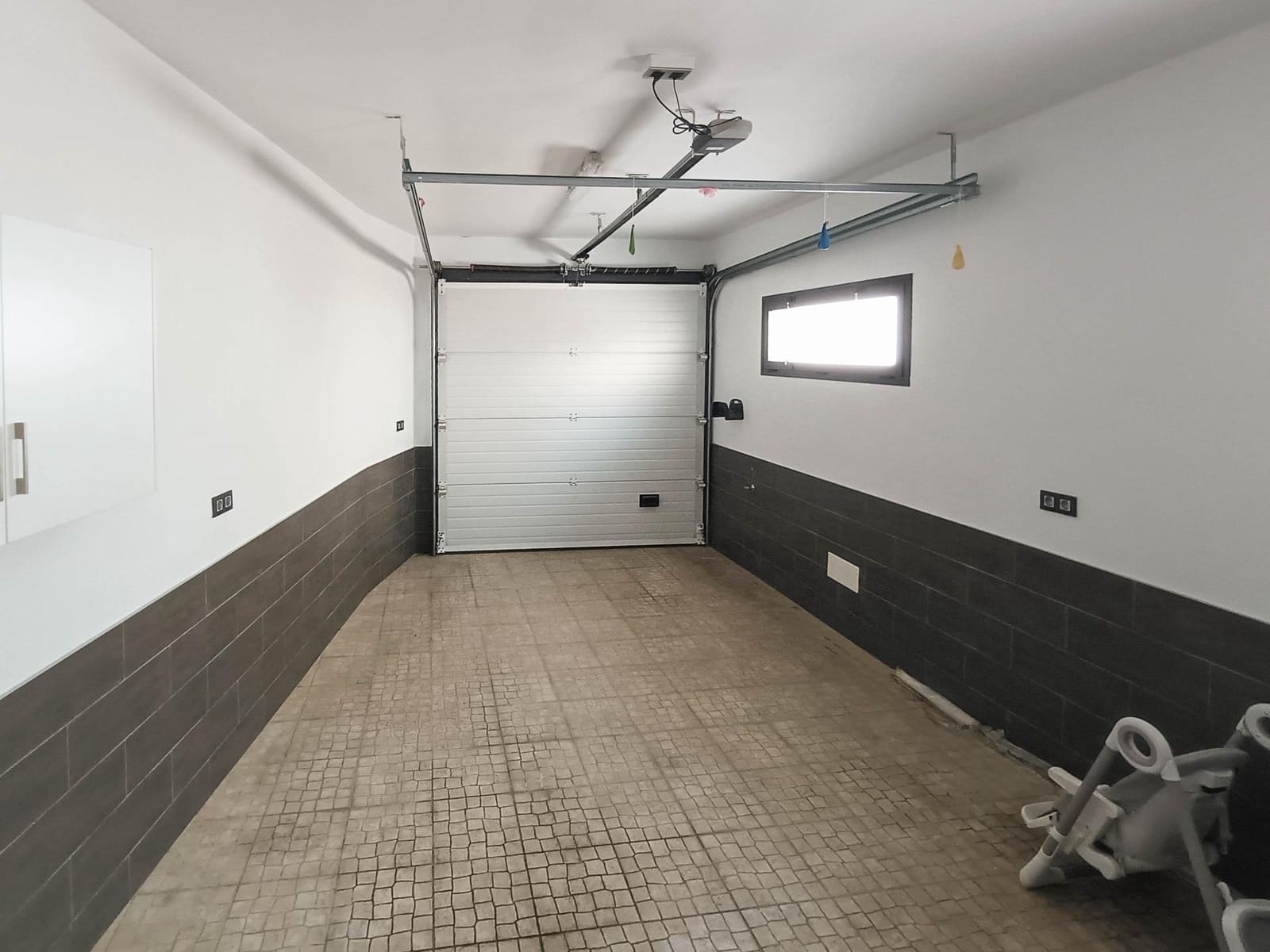 3 bedroom Villa for sale in Alhama de Granada with garage - € 143,000 (Ref: 8897133)