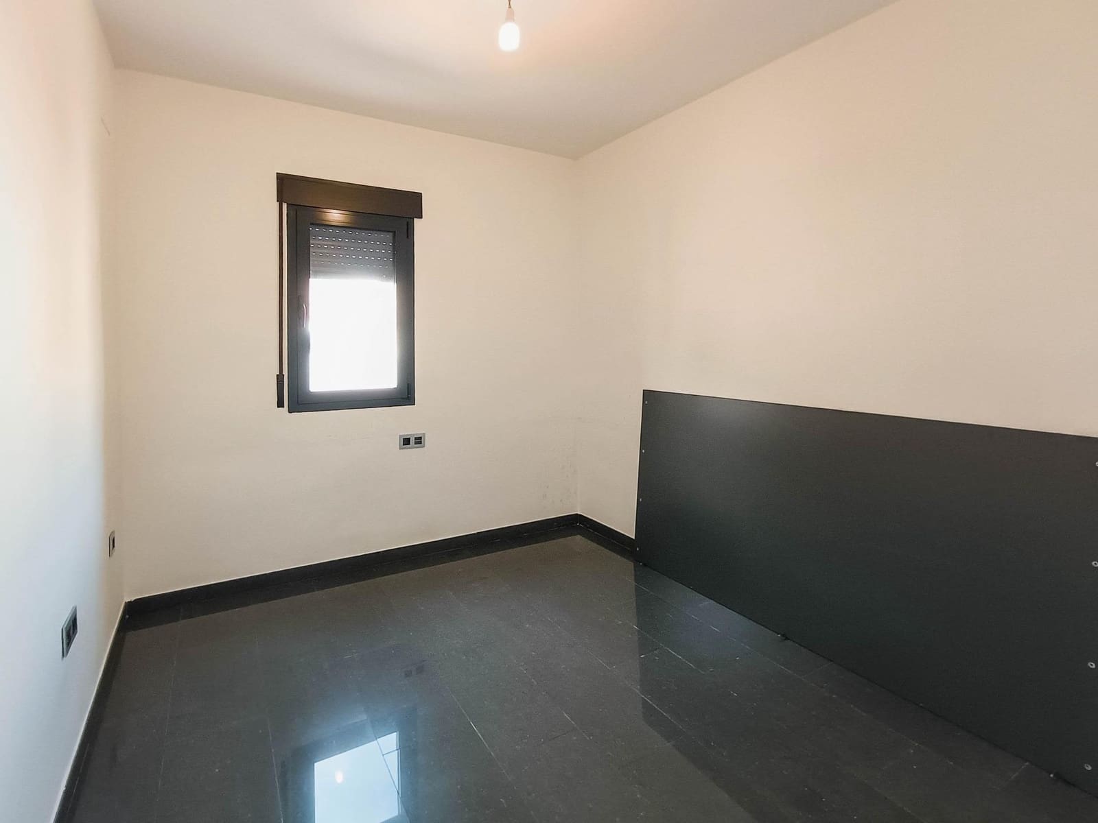 3 bedroom Villa for sale in Alhama de Granada with garage - € 143,000 (Ref: 8897133)