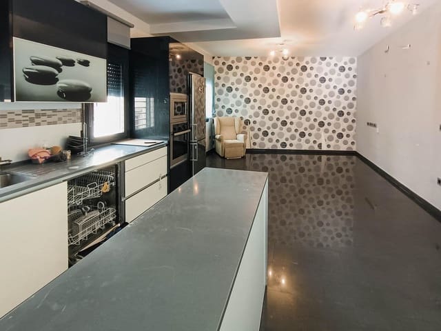 3 soveværelse Villa til salg i Alhama de Granada med garage - € 143.000 (Ref: 8897133)