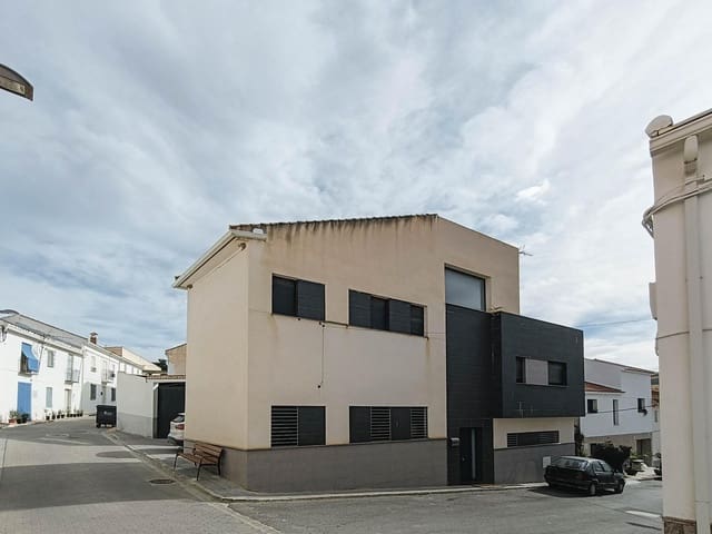 3 soveværelse Villa til salg i Alhama de Granada med garage - € 143.000 (Ref: 8897133)