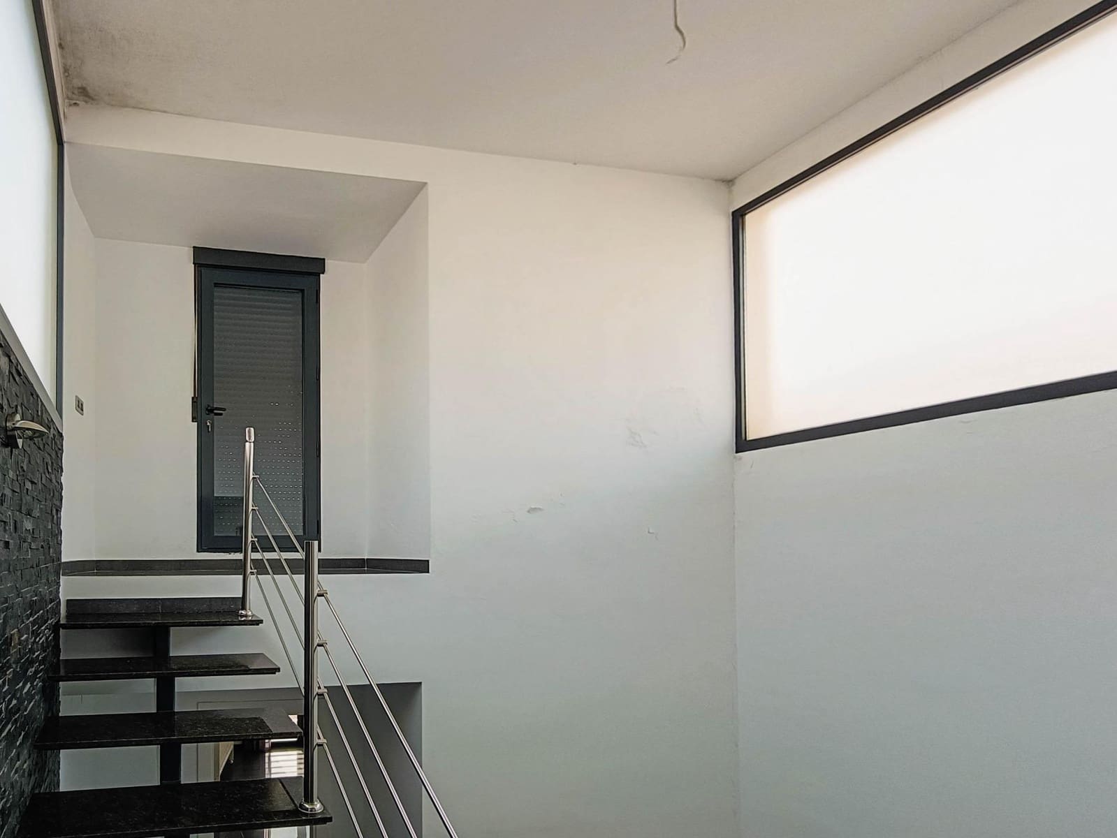 3 bedroom Villa for sale in Alhama de Granada with garage - € 143,000 (Ref: 8897133)