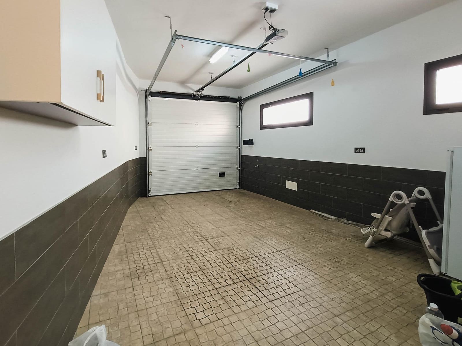 3 bedroom Villa for sale in Alhama de Granada with garage - € 143,000 (Ref: 8897133)