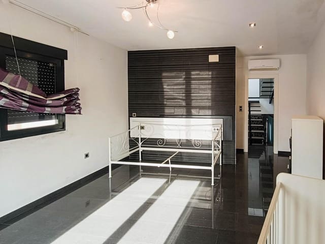 3 soveværelse Villa til salg i Alhama de Granada med garage - € 143.000 (Ref: 8897133)