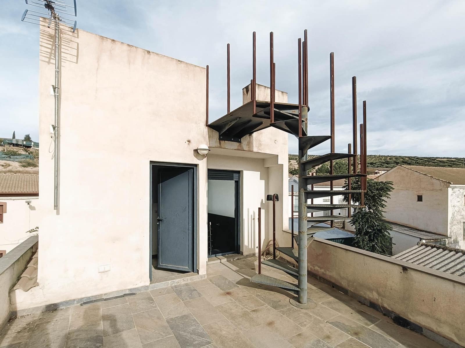 3 bedroom Villa for sale in Alhama de Granada with garage - € 143,000 (Ref: 8897133)