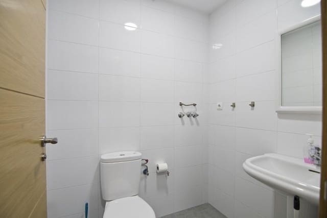 Kommersiell til salgs i Motril - € 80 000 (Ref: 8897139)