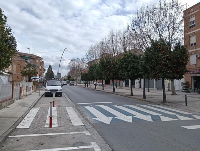 Garage til salg i Santa Fe - € 74.000 (Ref: 8897157)