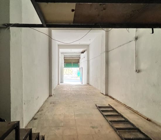 Commercieel te koop in Granada stad - € 40.000 (Ref: 8897166)