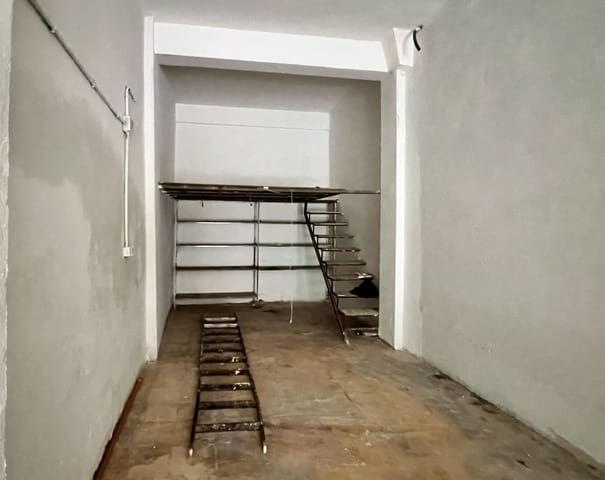 Commercieel te koop in Granada stad - € 40.000 (Ref: 8897166)