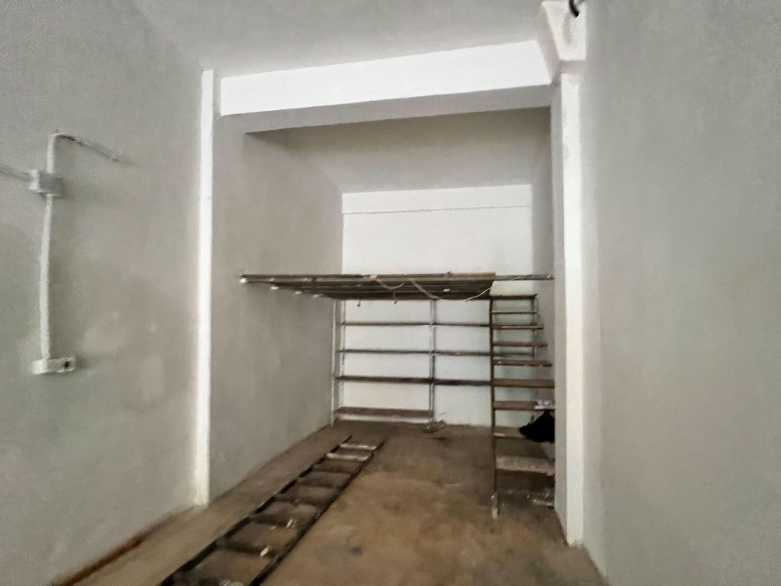 Commercieel te koop in Granada stad - € 40.000 (Ref: 8897166)