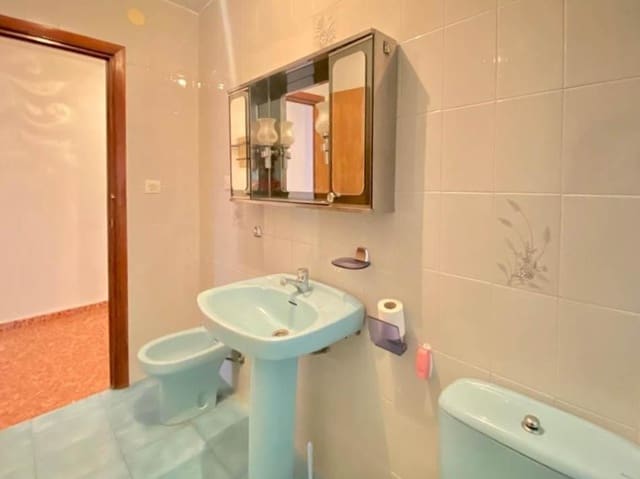 4 soveværelse Byhus til salg i Colomera - € 60.000 (Ref: 8897251)