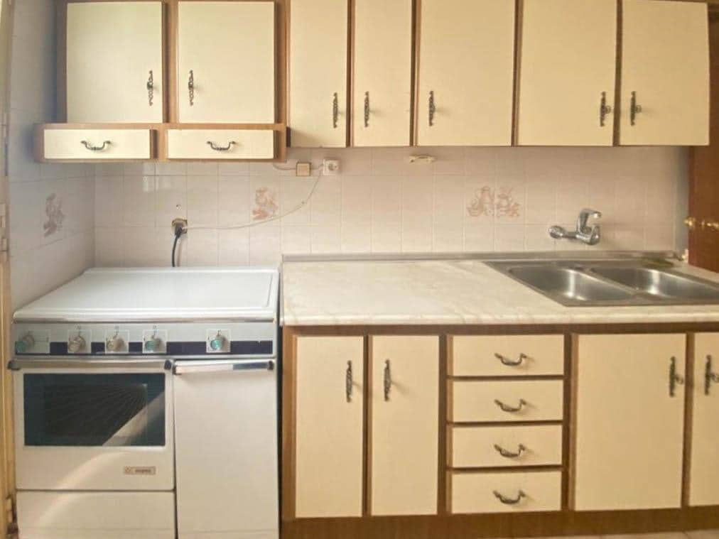 4 soveværelse Byhus til salg i Colomera - € 60.000 (Ref: 8897251)