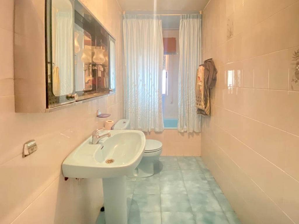 4 soveværelse Byhus til salg i Colomera - € 60.000 (Ref: 8897251)