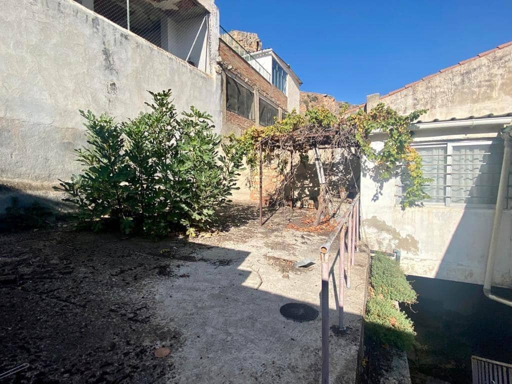 4 soveværelse Byhus til salg i Colomera - € 60.000 (Ref: 8897251)