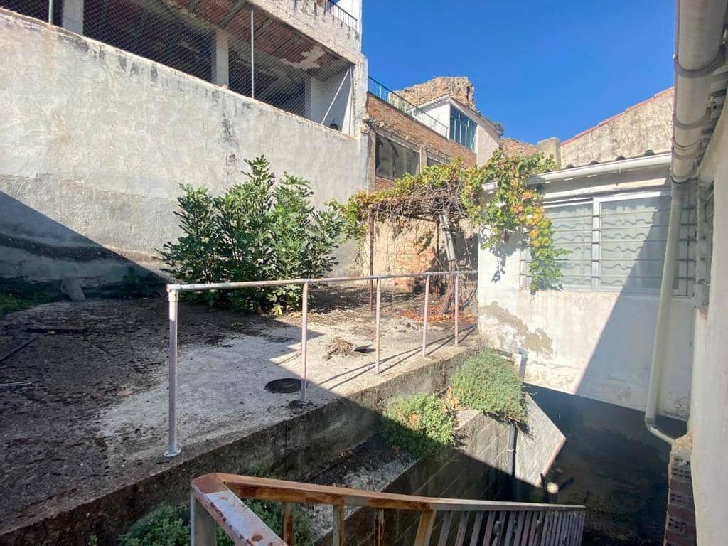 4 soveværelse Byhus til salg i Colomera - € 60.000 (Ref: 8897251)