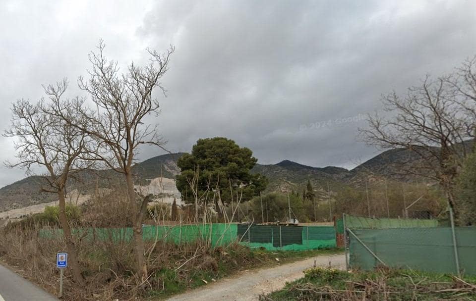 Finka/Dom wiejski na sprzedaż w Padul - 31 900 € (Ref: 8900093)