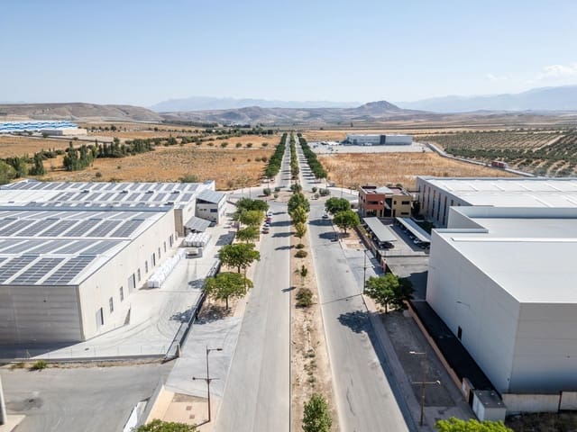 Grunde uden byggetilladelser til salg i Escúzar - € 3.367.715 (Ref: 8900105)