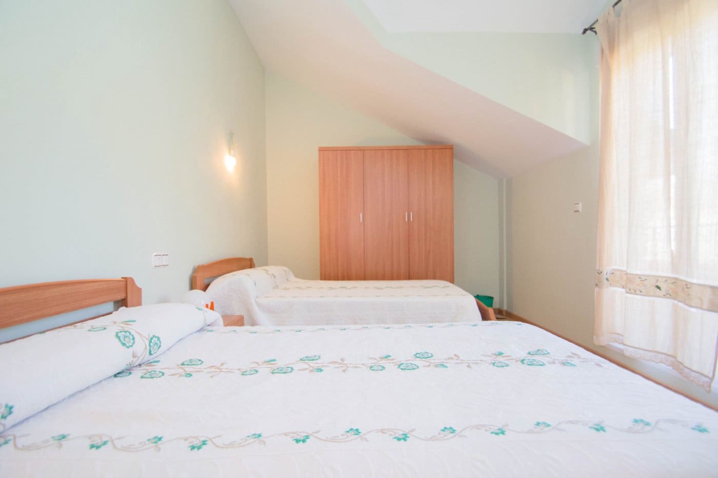 4 soveværelse Villa til salg i Guejar Sierra med swimmingpool garage - € 314.900 (Ref: 8905674)