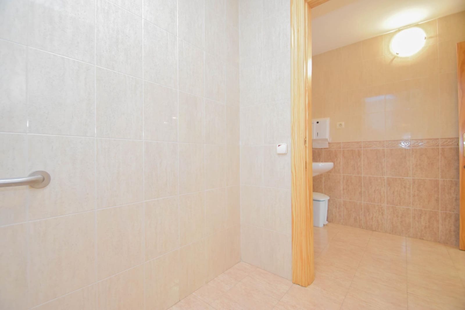 Erhverv til salg i Las Gabias - € 79.500 (Ref: 8907468)