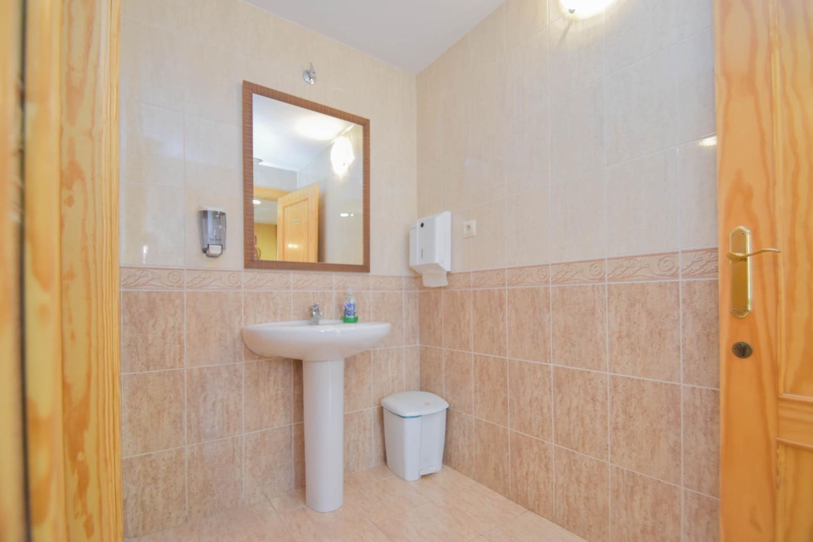 Erhverv til salg i Las Gabias - € 79.500 (Ref: 8907468)