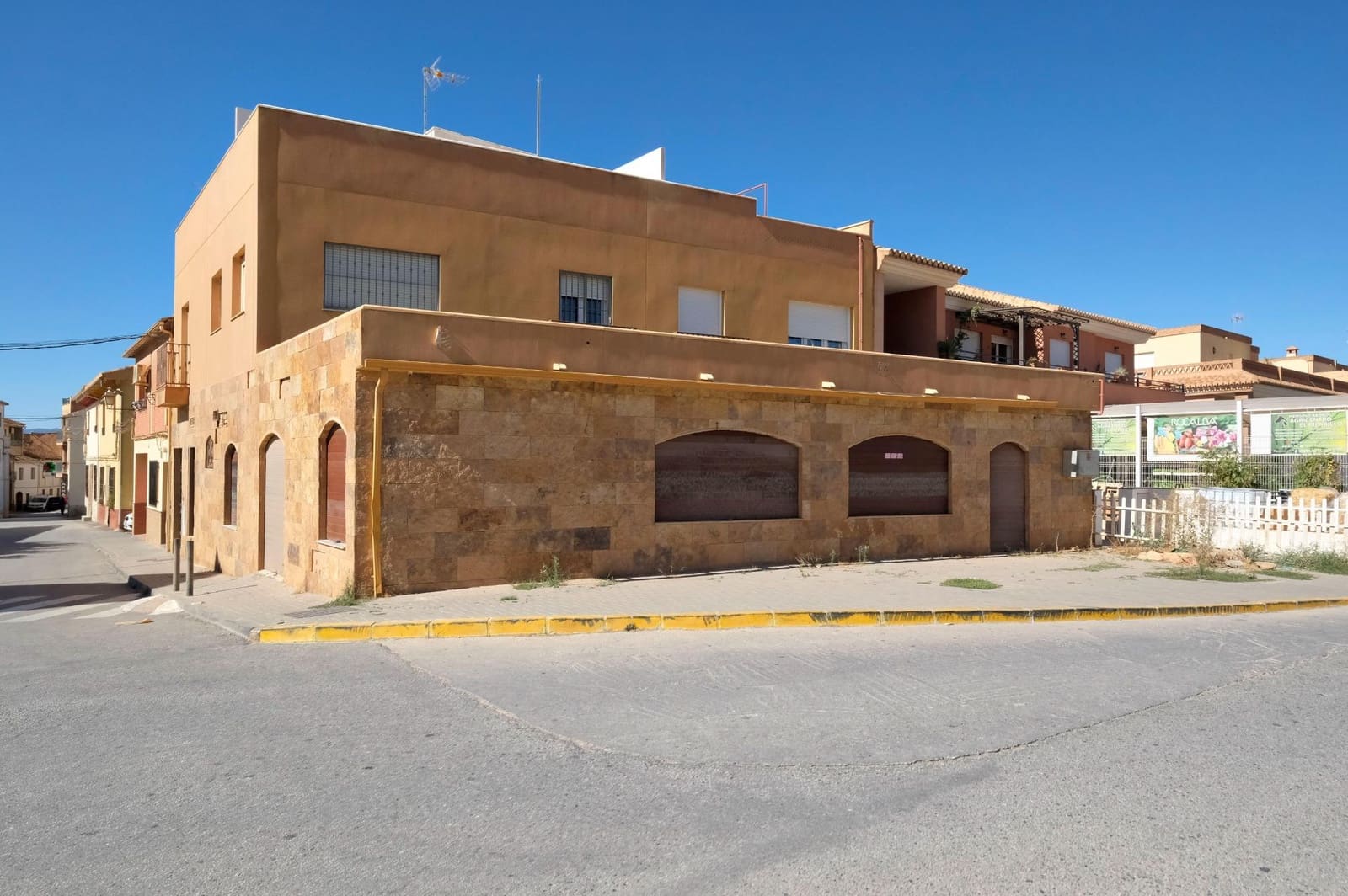 Erhverv til salg i Durcal - € 81.090 (Ref: 8907472)