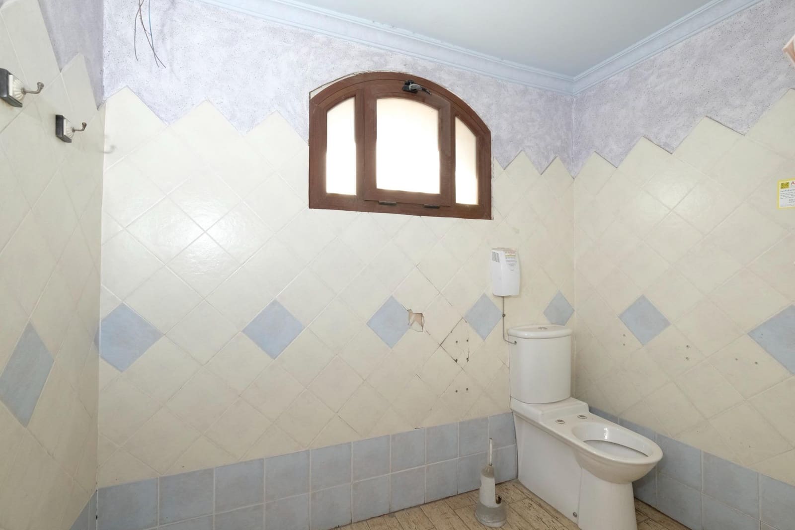 Erhverv til salg i Durcal - € 81.090 (Ref: 8907472)