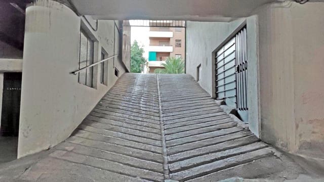 Garage till salu i Centro, Granada stad - 22 000 € (Ref: 8907473)