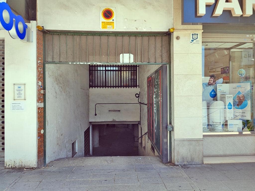 Garage til salg i Granada by - € 22.000 (Ref: 8907473)