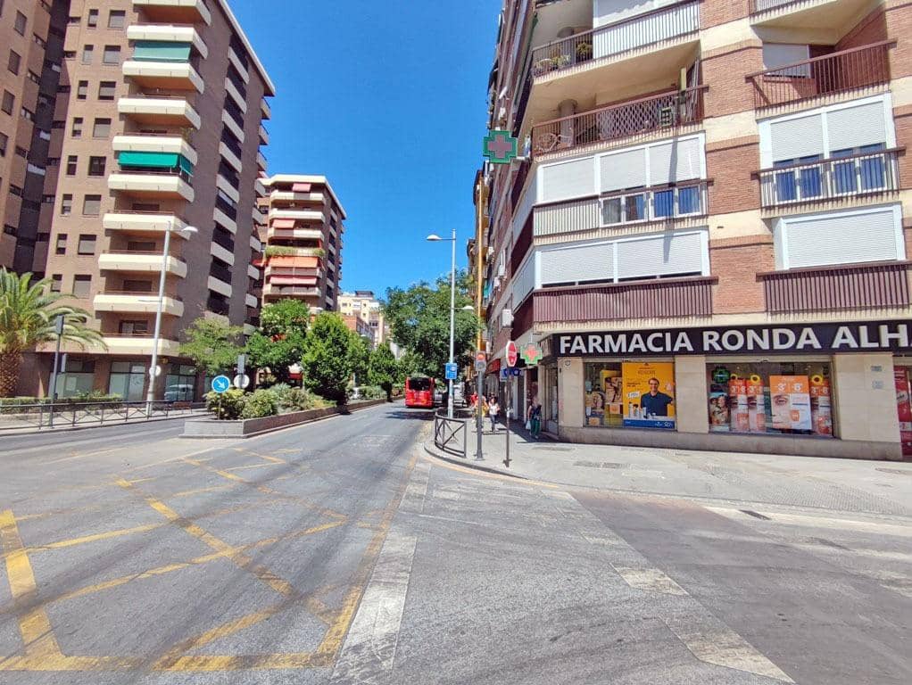 Garage til salg i Granada by - € 22.000 (Ref: 8907473)