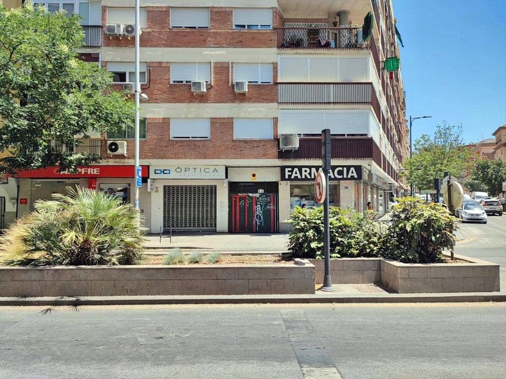 Garage til salg i Granada by - € 22.000 (Ref: 8907473)