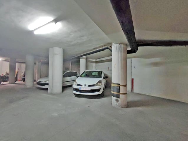 Garage till salu i Centro, Granada stad - 22 000 € (Ref: 8907473)