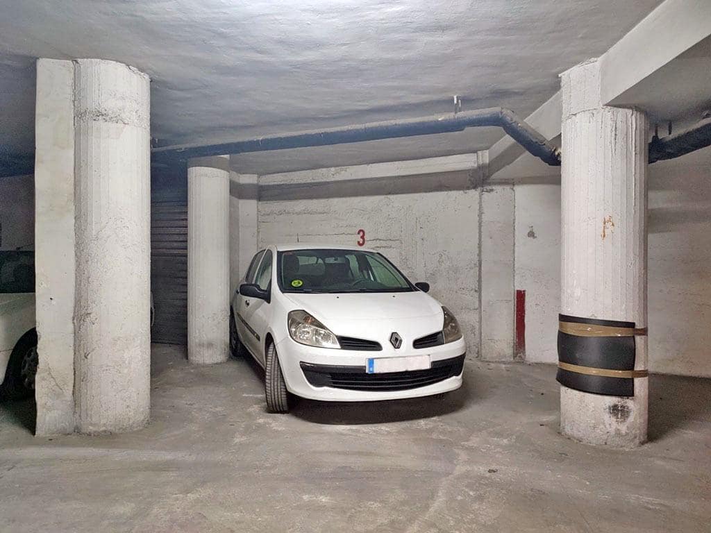 Garage til salg i Granada by - € 22.000 (Ref: 8907473)